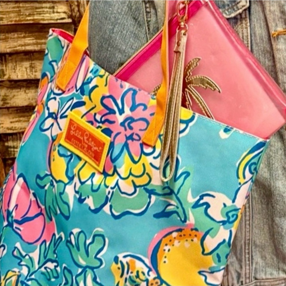 Lilly Pulitzer Floral Tote AND Lilly Clear Pink Wristlet w Palm Trees NEW &NICE🌸